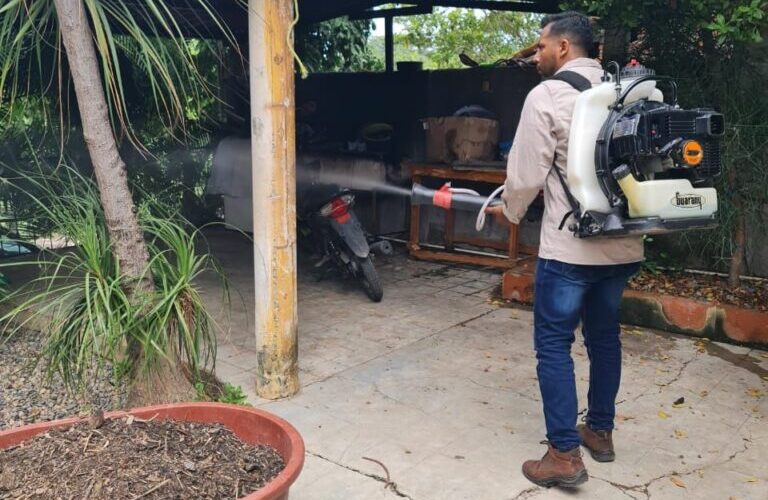 Instruye la gobernadora Evelyn Salgado Pineda reforzar prevención del dengue en municipios afectados por huracán John