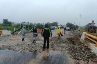 Para evitar incidentes se cierra circulación en Autopista Metlapil Diamante por intensas lluvias en Acapulco