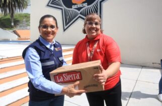 El Gobierno de Guerrero recibe donación de paquetes alimentarios de la cadena OXXO