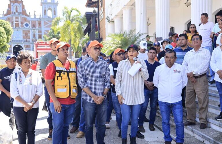 La SEPLADER se entregaron diversos apoyos para las comunidades del municipio de San Luis Acatlán, en la región de la Costa Chica