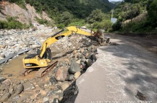 La Cicaeg continúa trabajando para reactivar el tramo carretero Zoyatepec–Azinyahualco en el municipio de Chilpancingo