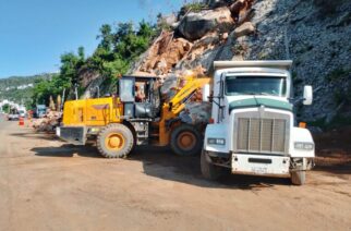 Gobierno de Guerrero continúa en la rehabilitación en la Av. Escénica de Acapulco