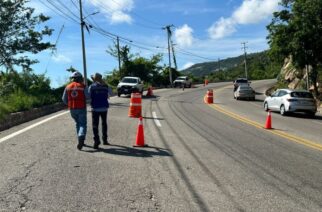 El secretario de Gestión Integral de Riesgos y Protección Civil de Guerrero, realizó un recorrido de supervisión y evaluación en la Avenida Escénica de Acapulco para inspeccionar las condiciones de esta importante vía de comunicación