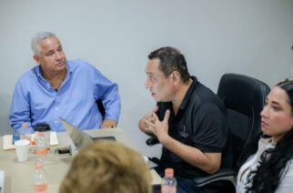 Evalúa el gobierno del Guerrero con representantes del sector turístico la estrategia de recuperación de Acapulco