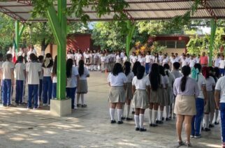 Regresan a clases el 94 por ciento de los estudiantes en Guerrero tras el paso del Huracán John