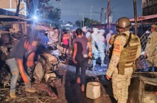 Elementos de la SGIRPCGRO y bomberos del municipio de Acapulco atendieron incendio en el mercado central de Acapulco