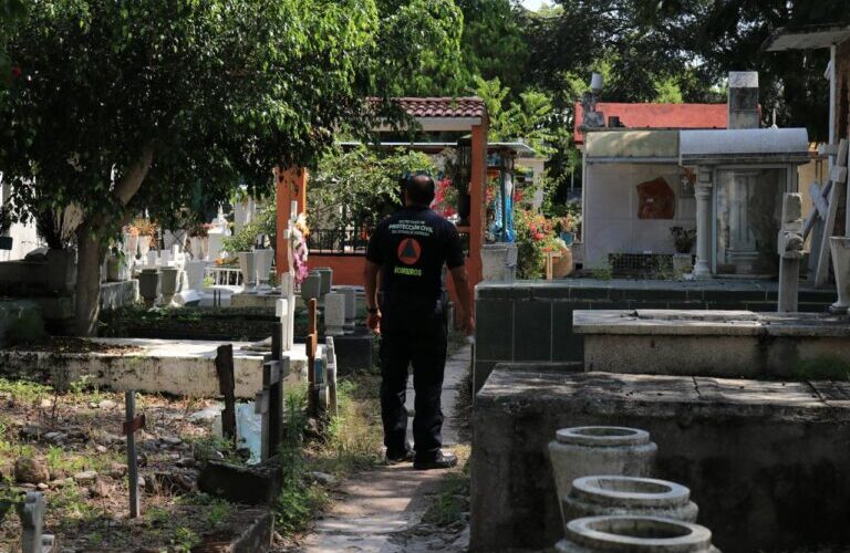 Instruye la gobernadora Evelyn Salgado acciones preventivas en panteones previo a la celebración del Día de Muertos