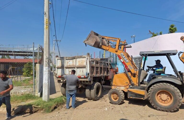 La SDUOPOT removió más de 44 mil toneladas de escombros en Acapulco, tras el paso del Huracán Otis