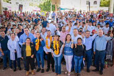 Cumple Evelyn Salgado con el Año de las Obras; entrega Centro de Salud y Puente vehicular en Atenango del Río