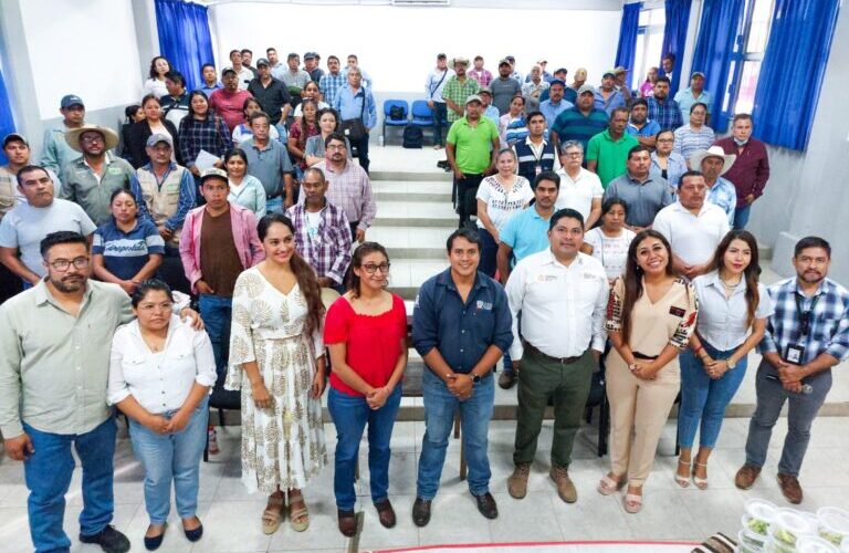 Capacitan en Guerrero a productores y personal técnico para el combate de plagas