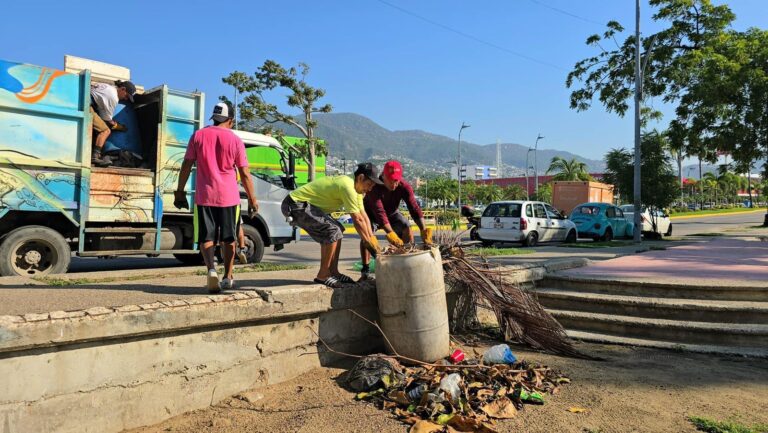 Promotora de Playas Acapulco intensifica los trabajos de vigilancia y limpieza