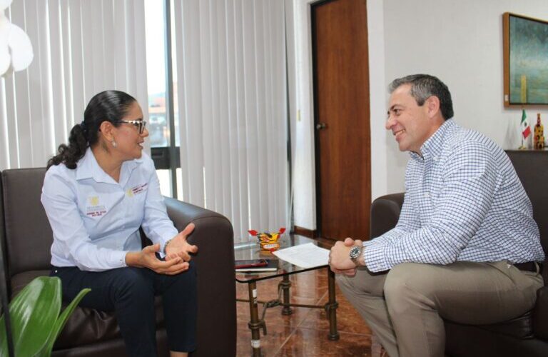 Francisco González Sánchez, se reunió con la secretaria de Fomento y Desarrollo Económico, Teodora Ramírez Vega