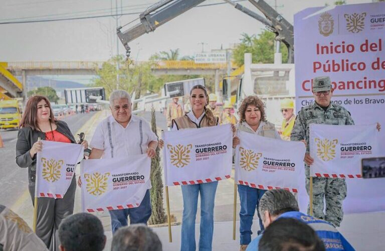 Evelyn Salgado pone en marcha la iluminación con alumbrado solar en Boulevard Chilpancingo-Petaquillas