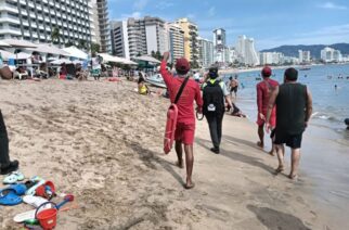 Guardavidas localizan a menor de edad extraviado en playa Papagayo