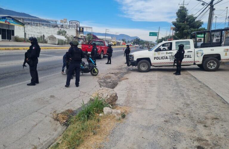 Las y los elementos de la Policía Estatal en coordinación con Guardia Nacional, se mantienen trabajando