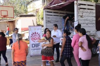 DIF Guerrero entrega apoyos alimentarios a familias de la Sierra de Chilpancingo