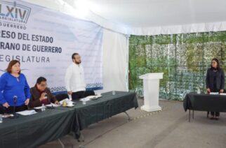 La secretaria de Fomento y Desarrollo Económico, Teodora Ramírez Vega , comparece ante la comisión de Desarrollo Económico del Honorable Congreso del Estado