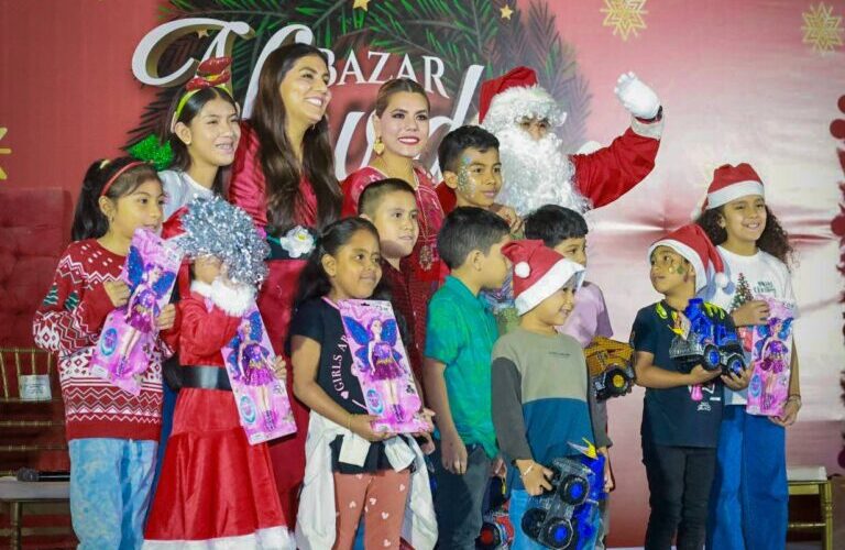Evelyn y Liz Salgado realizan encendido del Árbol de Navidad y celebran con Gran Bazar en el CRIG de Chilpancingo