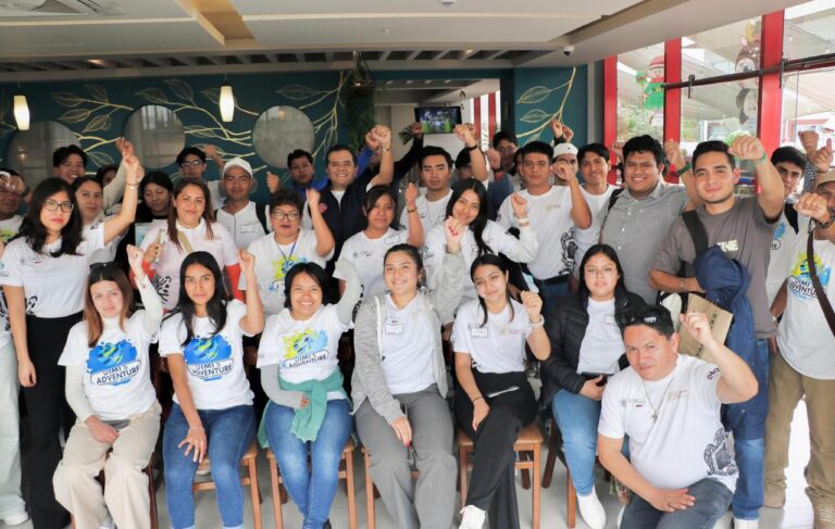 Jóvenes Guerrerenses Participan en la Feria de “Summer Camps” 2024 en León, Guanajuato