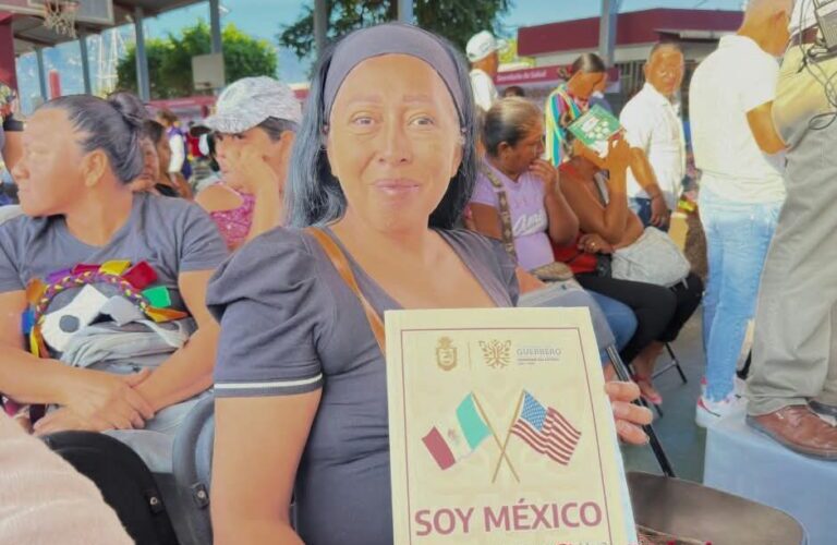 Entregan en Guerrero registros de doble nacionalidad del Programa Soy México