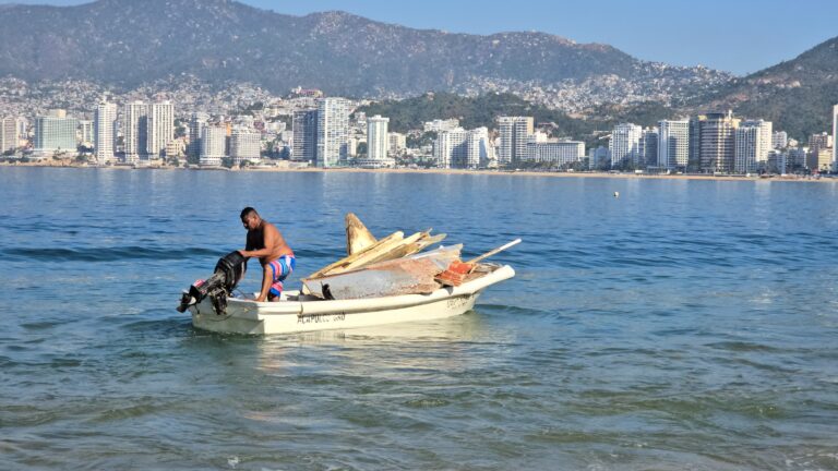 Promotora de Playas refuerza las jornadas permanentes de limpieza en playas de Acapulco