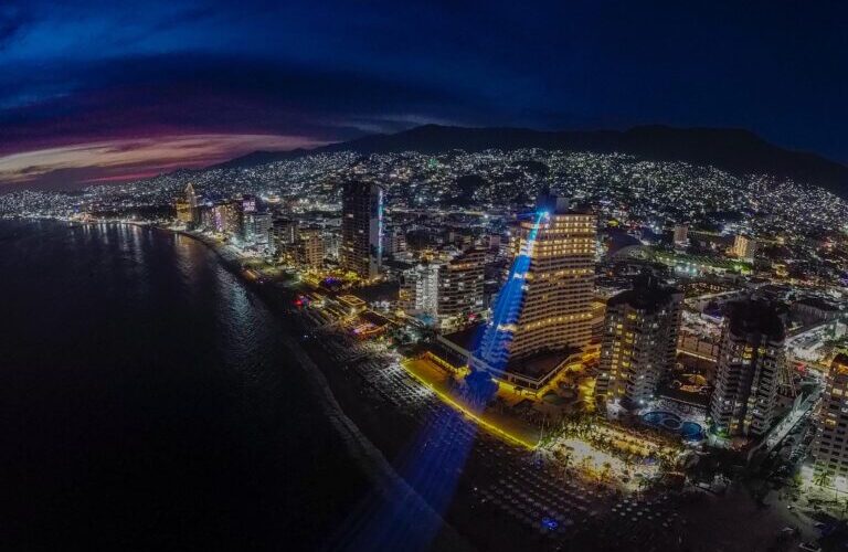Un gran espectáculo la Gala de Pirotecnia de Fin de Año ilumina el Hogar del Sol