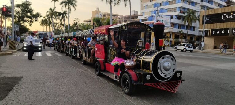 Un éxito las salidas del trenecito del Parque Papagayo a la Costera