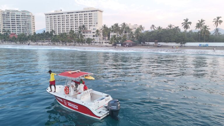 CONTINÚA BUSQUEDA DE MENOR REPORTADO COMO DESAPARECIDO EN PLAYA EL PALMAR DE ZIHUATANEJO