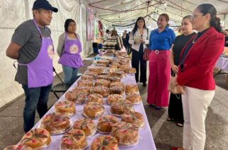 Realizan la Expo Rosca de Reyes, en la Plaza Primer Congreso de Anáhuac