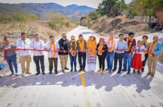 Inaugura Evelyn Salgado camino artesanal en Tlapa con más de 20 MDP de inversión