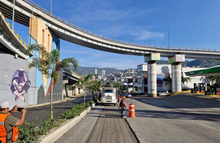 En Acapulco continúa rehabilitación de la avenida Escénica