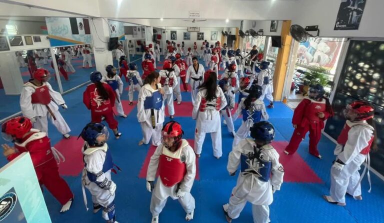 Taekwondoínes guerrerenses se preparan para el estatal de los Nacionales CONADE 2025