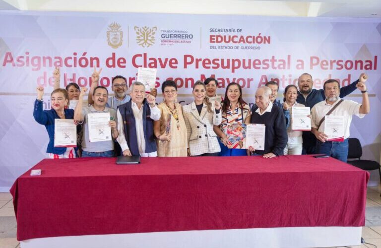 Avanza la justicia laboral en Guerrero: Evelyn Salgado entrega plazas a trabajadores administrativos y de apoyo al servicio de la educación