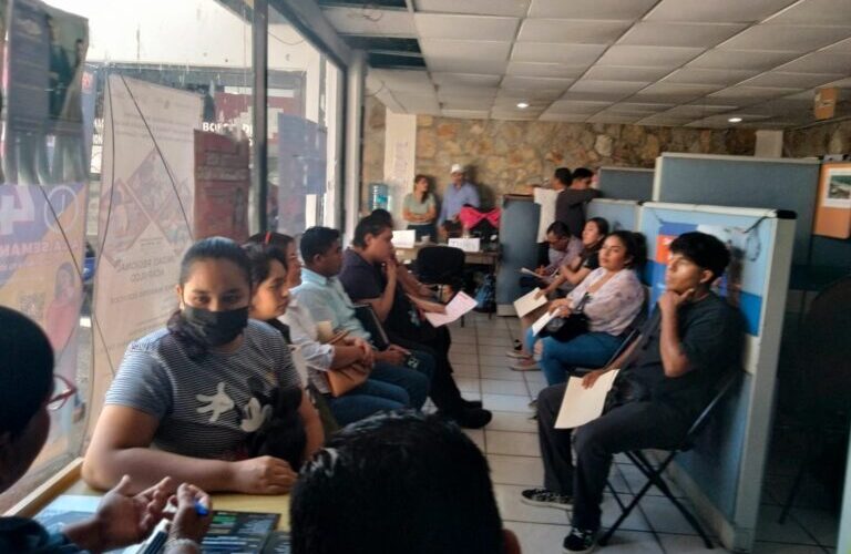 Promueve el gobierno estatal un Día por el Empleo con ofertas de trabajo en Acapulco, Tlapa e Iguala