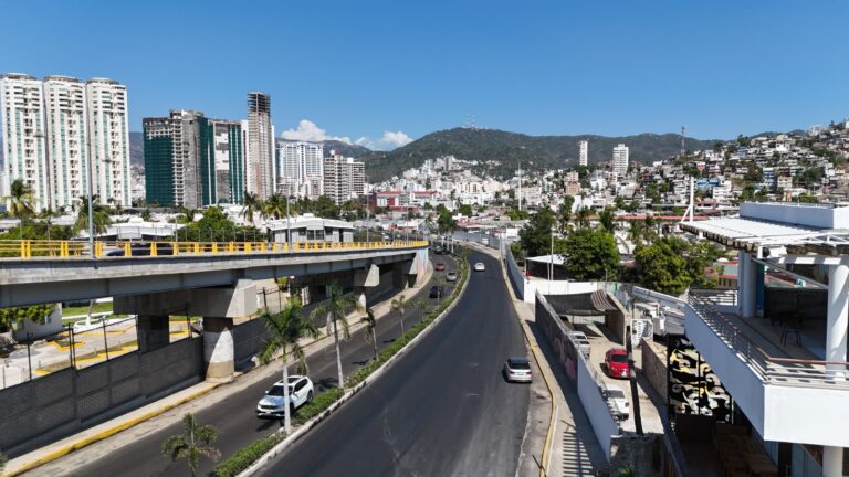 Recomienda gobierno de Guerrero tomar precauciones por obras en la avenida Escénica de Acapulco