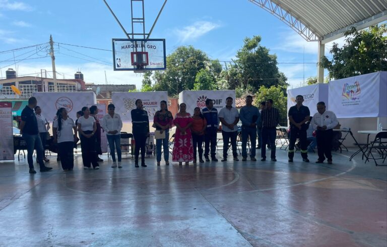 Feria de Servicios Integrales que el Gobierno de Guerrero en Marquelia