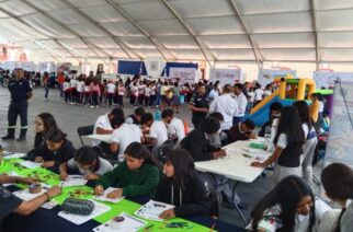 Actividades lúdicas y trámites gratuitos lleva la Feria de Servicios Integrales a la población de Chilapa