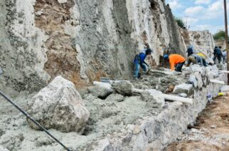 Arrancan obras de rehabilitación de carretera Petaquillas-Coatomatitlán, afectada por el paso del huracán John