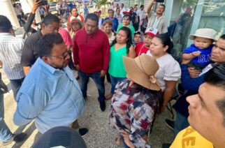 El Subsecretario de Desarrollo Político y Social, Francisco Rodríguez atiende a representantes de CETEG y SNTE