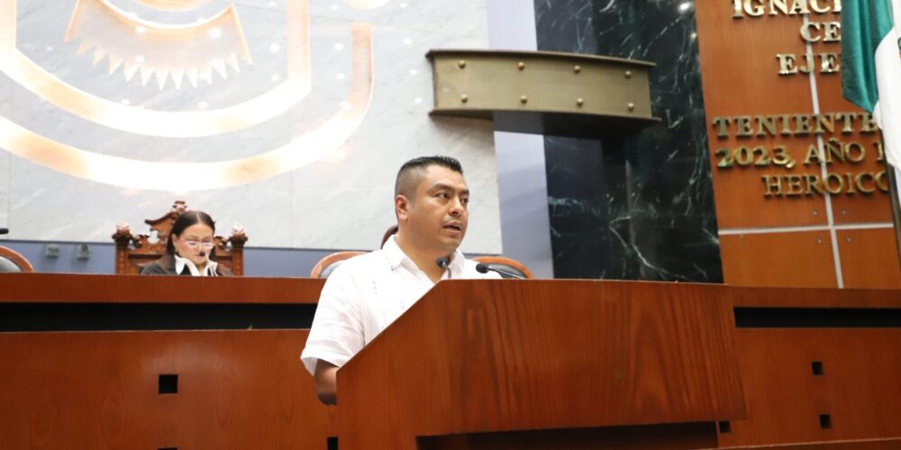 Analizan reforma para impedir que legisladores cambien de partido para integrar mesa directiva