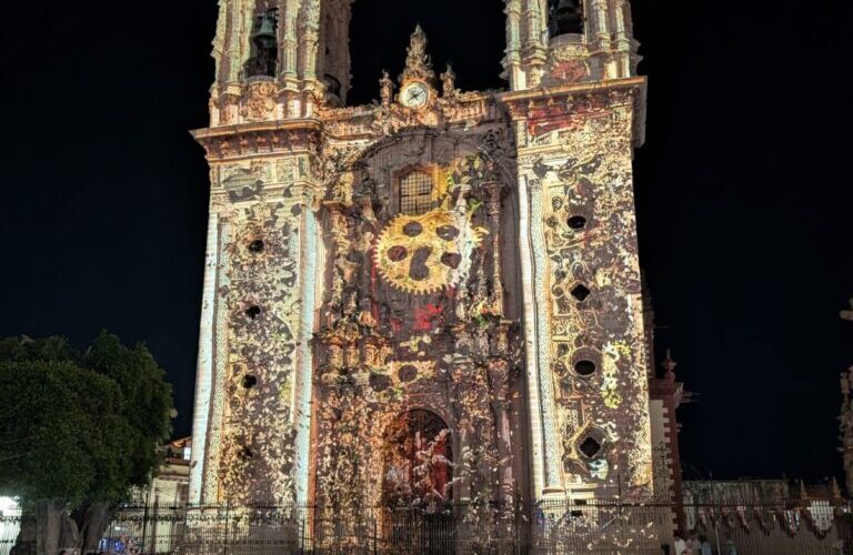 Se promueve el turismo en Taxco con la Proyección del Video Mapping, un atractivo especial para turistas y visitantes