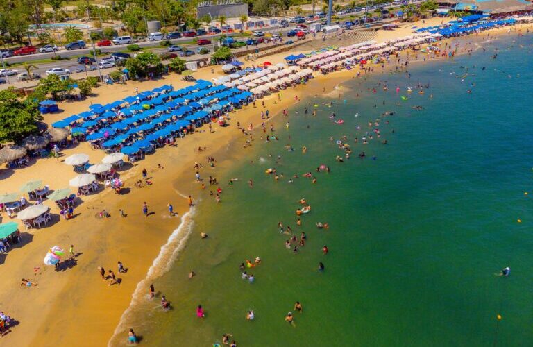 Los destinos turísticos de Guerrero en la preferencia de paseantes se registra una ocupación del 93 por ciento este fin de semana largo