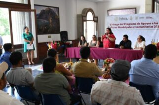 Entrega gobierno de Guerrero incentivos del Programa de Apoyos a las Culturas Municipales y Comunitarias PACMyC 2024