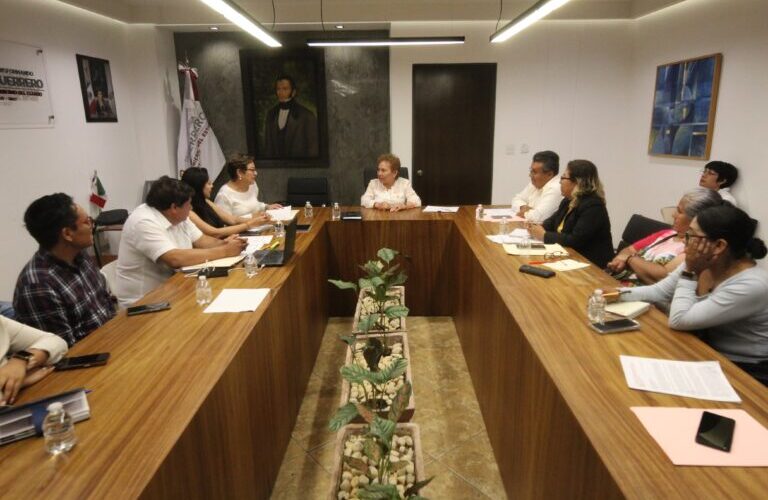 Atiende SGG pliego petitorio de trabajadores del Tecnológico de la Montaña