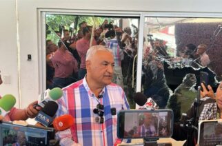 SEG atiende a normalistas de Ayotzinapa; piden adelantar su proceso de asignación de plazas