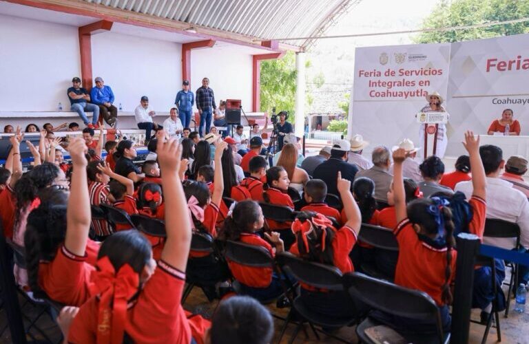 Seguiremos promoviendo el desarrollo y bienestar de Coahuayutla: Evelyn Salgado