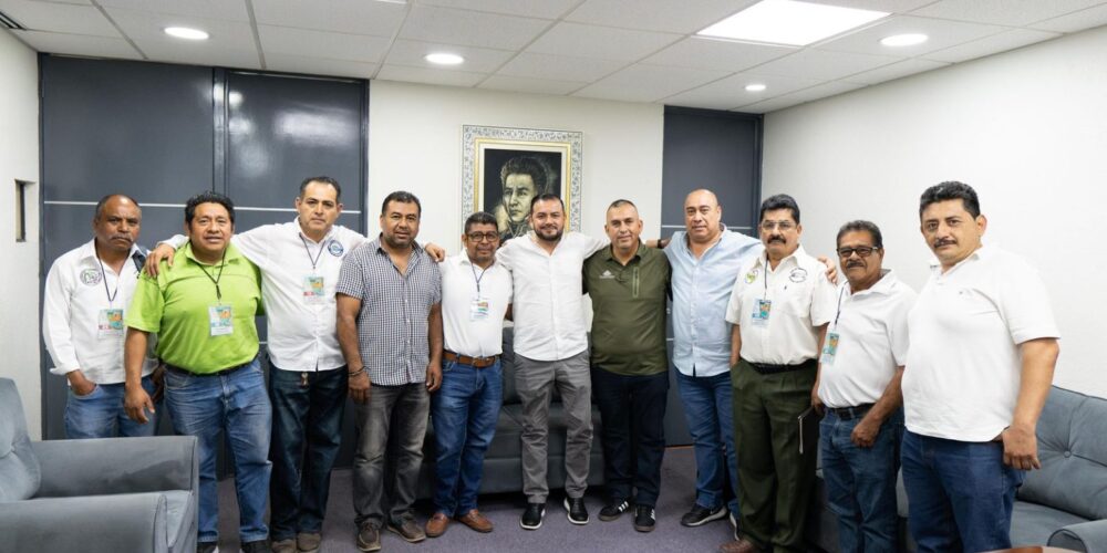 Se reúne Jesús Urióstegui García con transportistas para atender demandas del sector