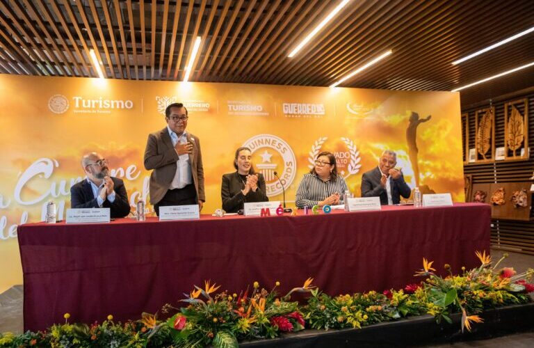Presentan agenda de eventos a realizarse en Acapulco para el mes de abril