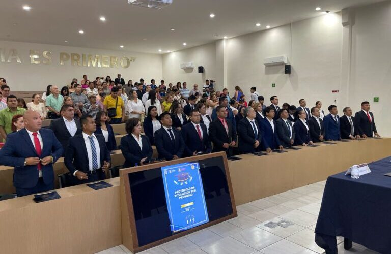 Se gradúan de la Unipol 47 nuevos profesionistas en distintas licenciaturas: SSPGro