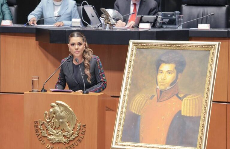 “Alto honor el llamarnos guerrerenses”: Evelyn Salgado rinde homenaje a Vicente Guerrero en Senado de la República